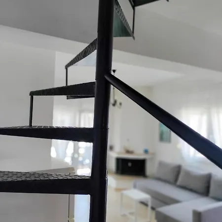O&a Kallithea شقة *