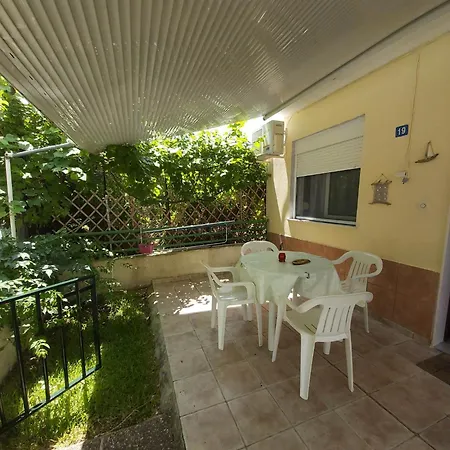 O&a Kallithea Апартаменты *